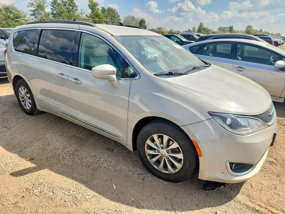 2017 CHRYSLER PACIFICA TOURING L  