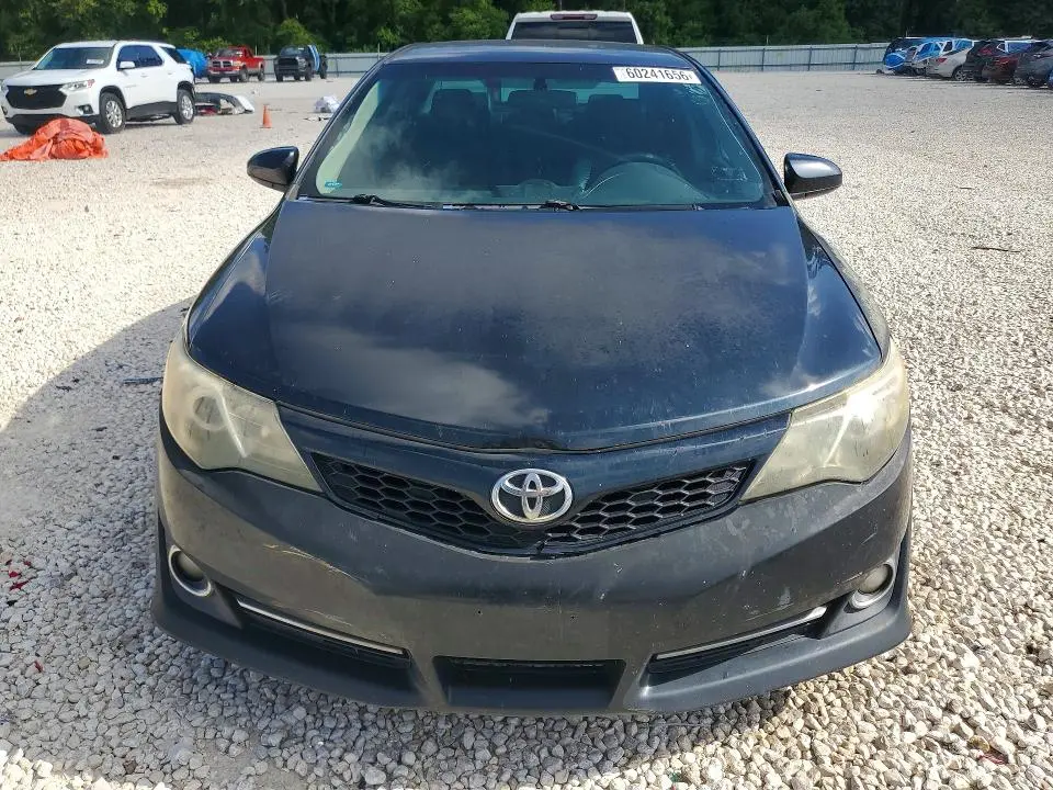 2014 TOYOTA CAMRY SE  