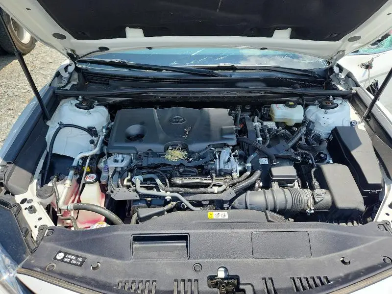 2020 TOYOTA CAMRY XLE  