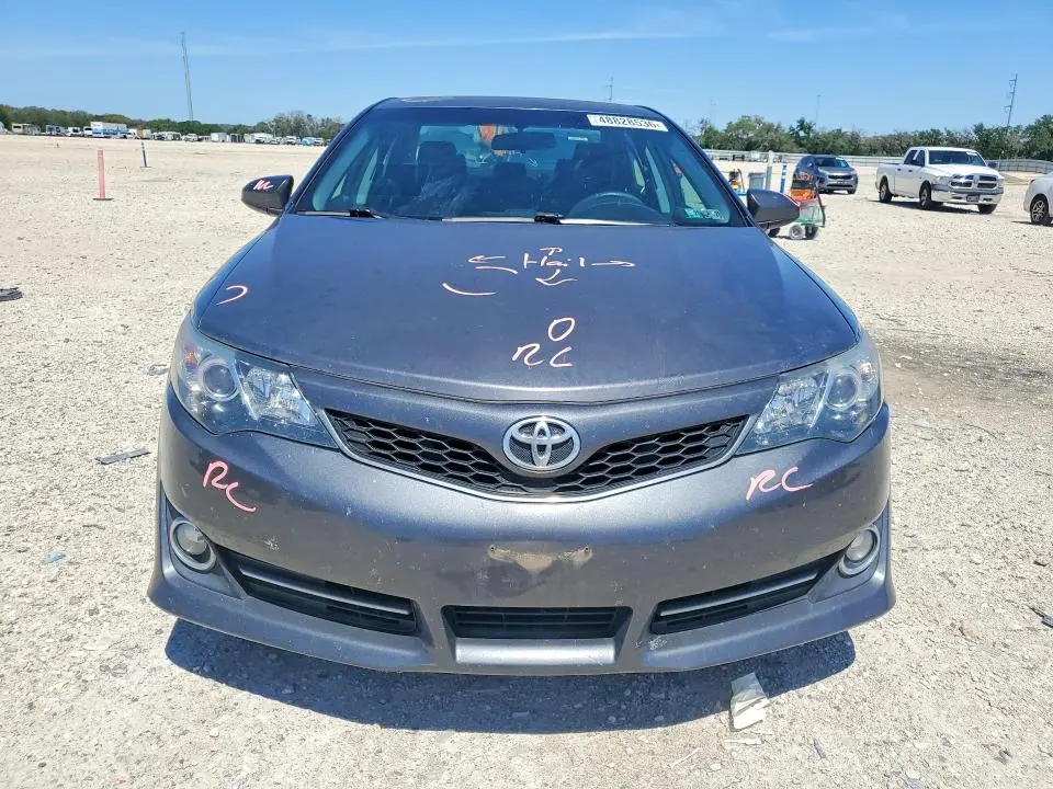 2014 TOYOTA CAMRY SE  