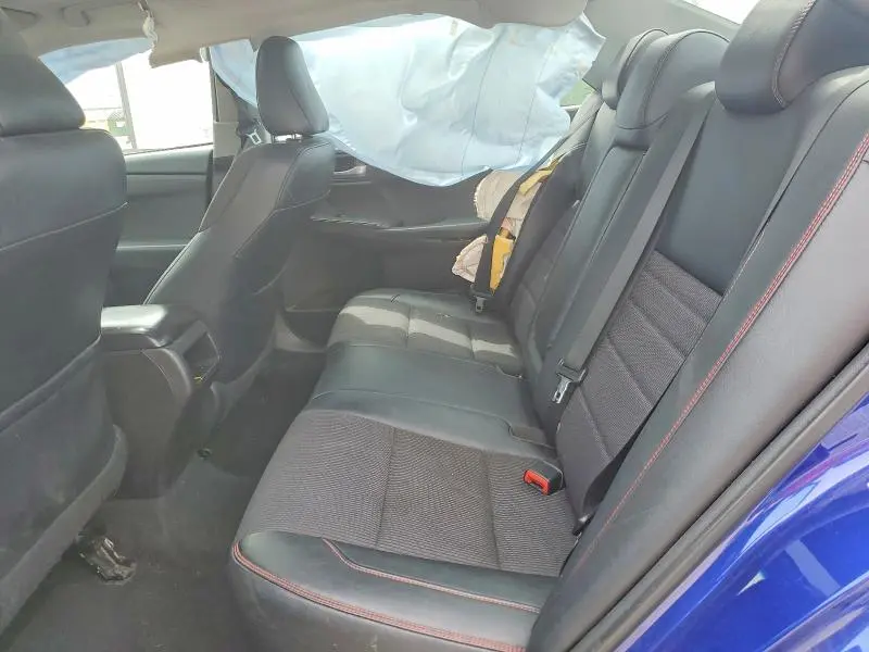 2016 TOYOTA CAMRY SE  