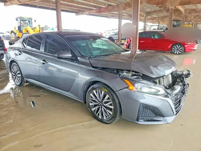 2023 NISSAN ALTIMA SV  