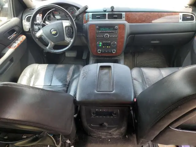 2011 CHEVROLET SUBURBAN K1500 LT  