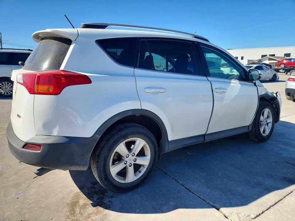 2014 TOYOTA RAV4 XLE  
