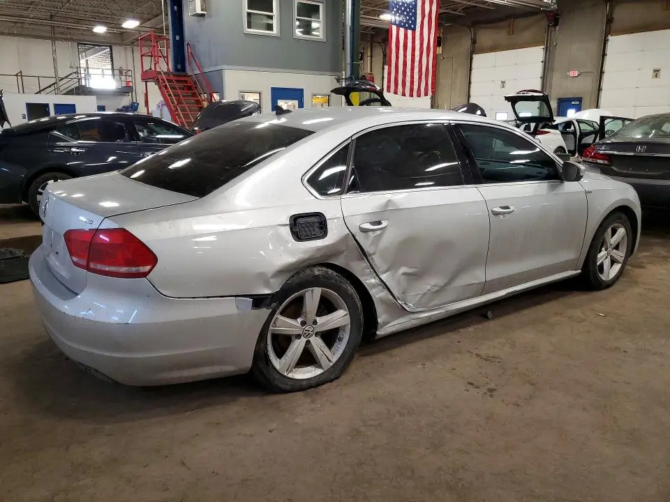 2015 VOLKSWAGEN PASSAT S  