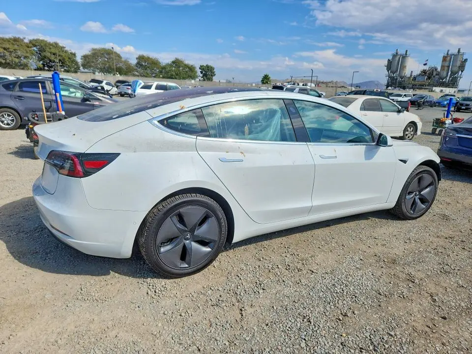 2018 TESLA MODEL 3   