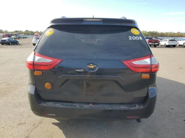 2018 TOYOTA SIENNA XLE  