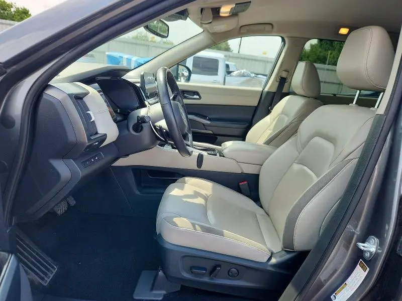 2022 NISSAN PATHFINDER SL  