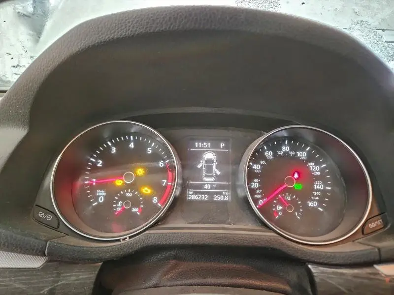 2016 VOLKSWAGEN PASSAT SE  