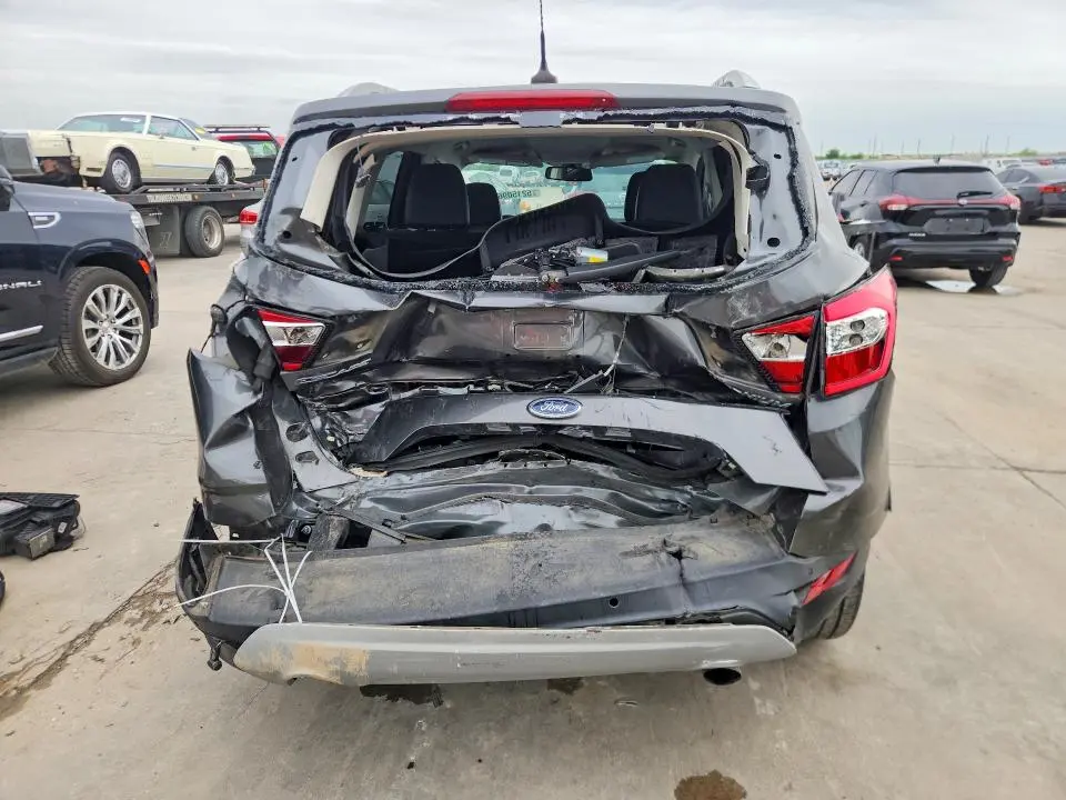 2019 FORD ESCAPE TITANIUM  