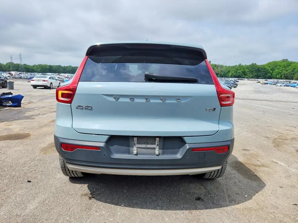 2019 VOLVO XC40 T5 MOMENTUM  
