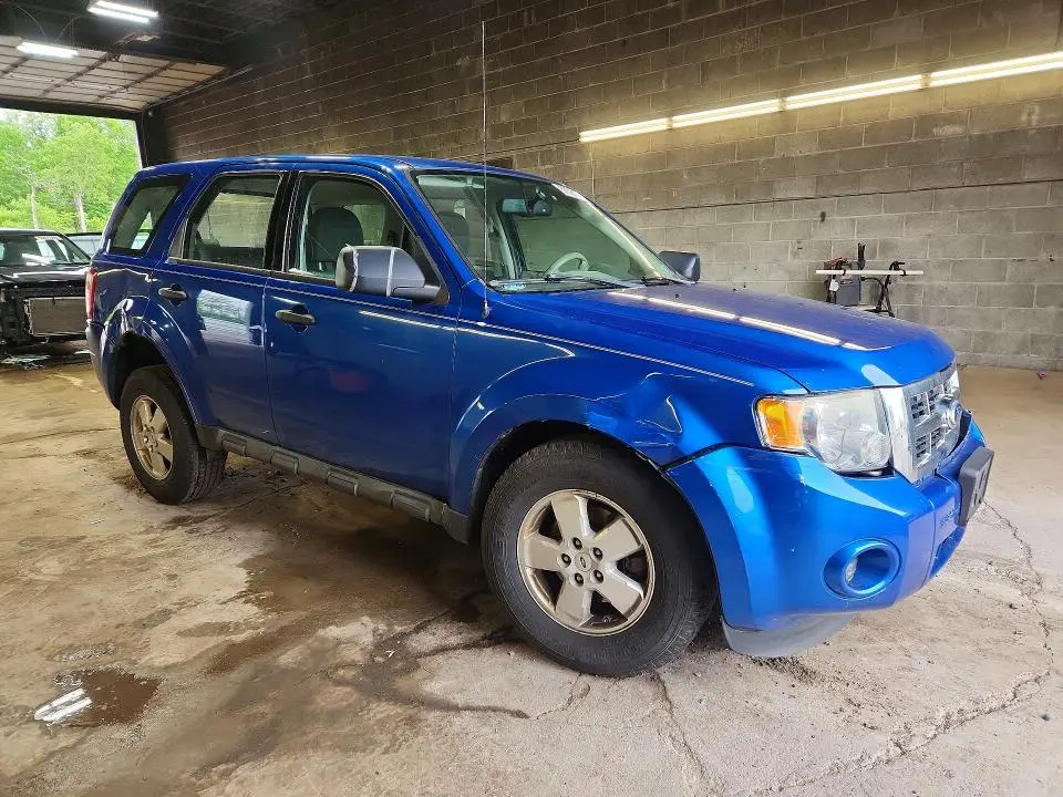 2011 FORD ESCAPE XLS  