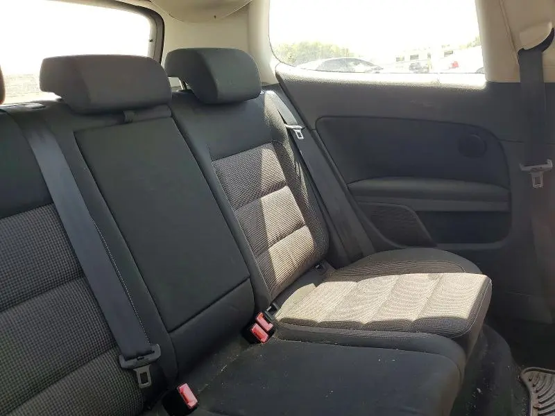 2010 VOLKSWAGEN GOLF   