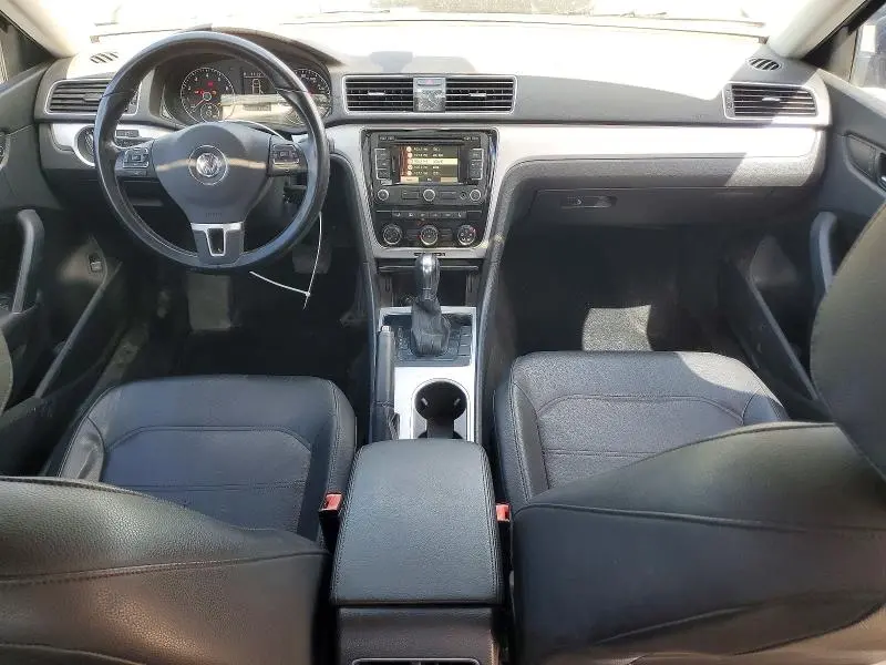 2013 VOLKSWAGEN PASSAT SE  