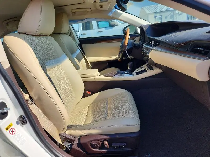2018 LEXUS ES 300H  