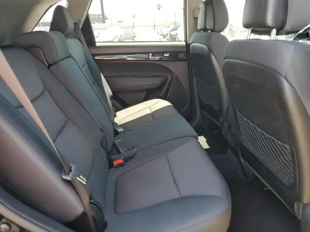 2013 KIA SORENTO LX  