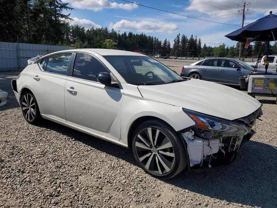 2019 NISSAN ALTIMA SR  