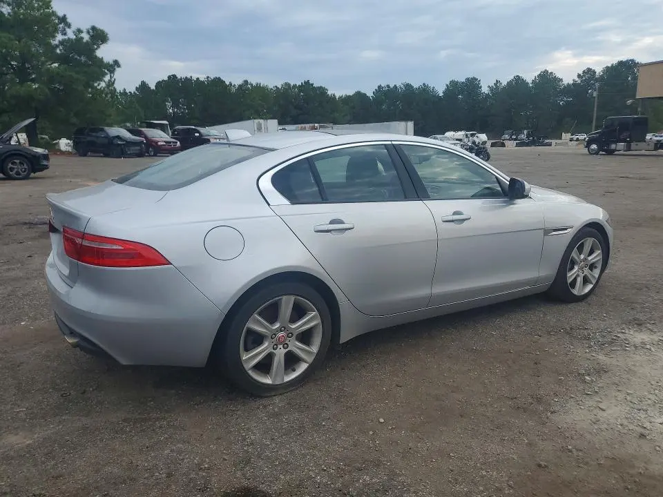 2018 JAGUAR XE PREMIUM  