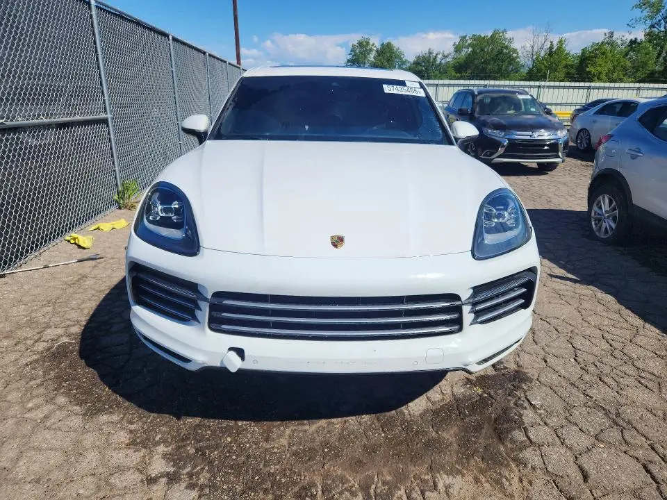 2019 PORSCHE CAYENNE   