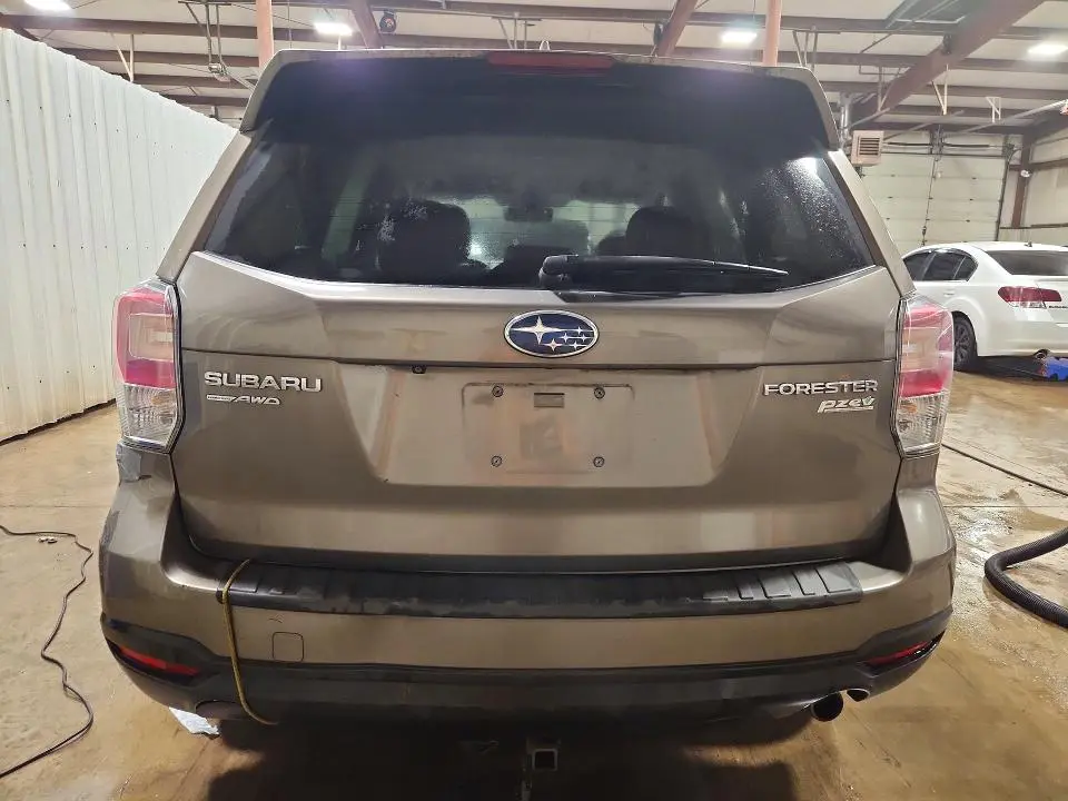 2017 SUBARU FORESTER   