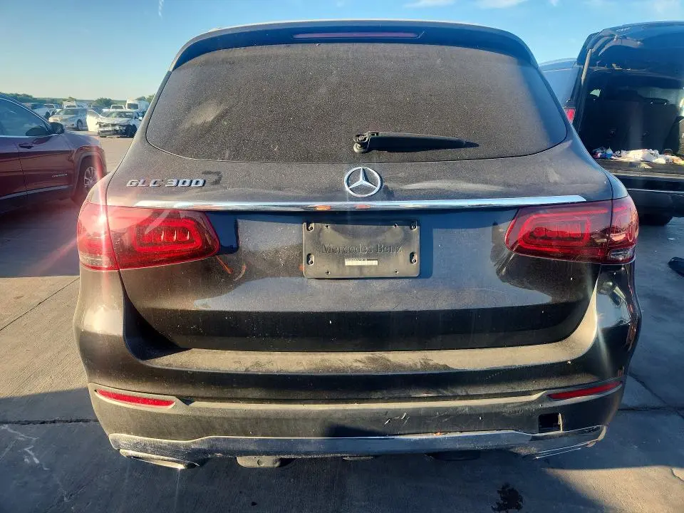 2020 MERCEDES-BENZ GLC 300  