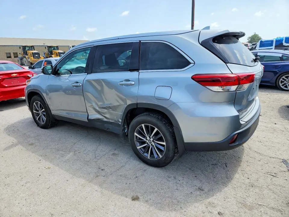 2019 TOYOTA HIGHLANDER XLE  