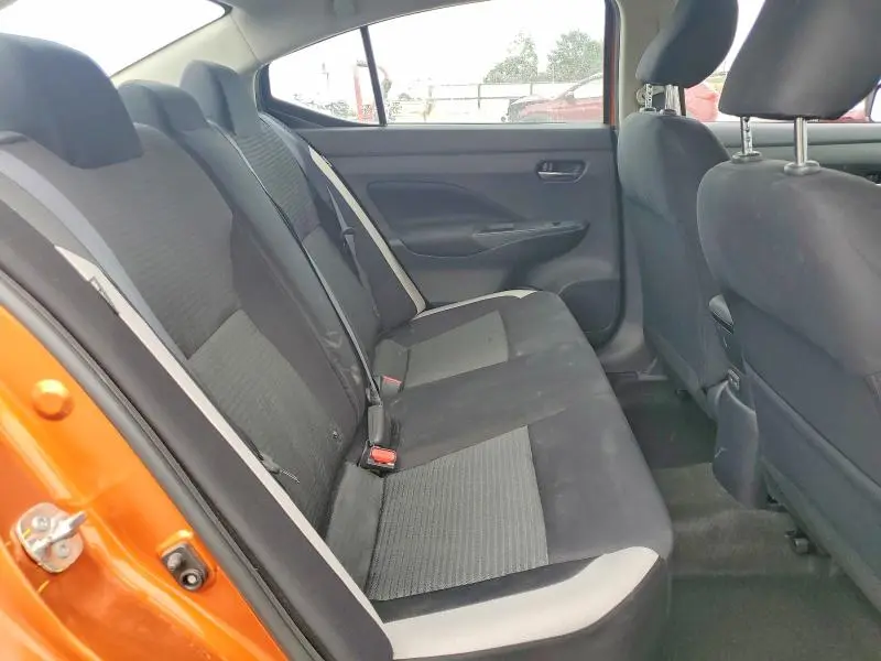 2022 NISSAN VERSA SV  
