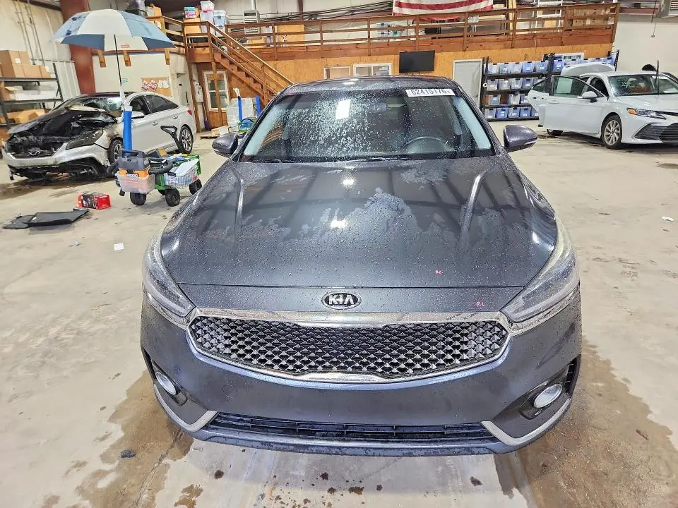 2017 KIA CADENZA PREMIUM  