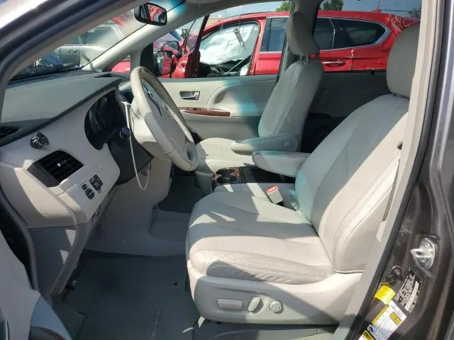 2011 TOYOTA SIENNA XLE  