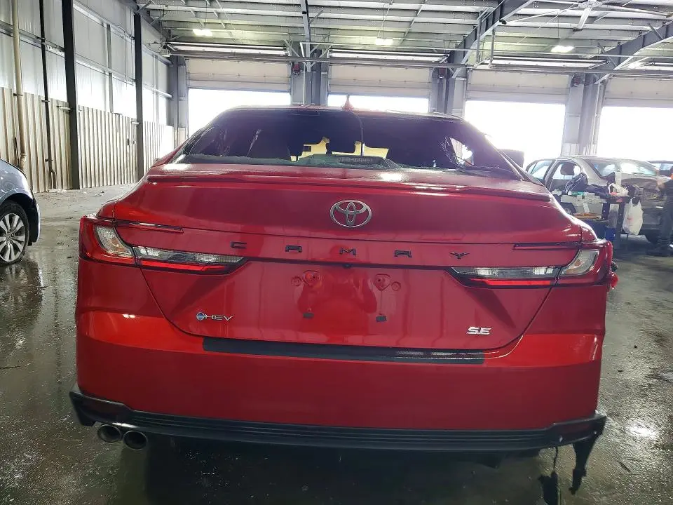 2025 TOYOTA CAMRY SE  