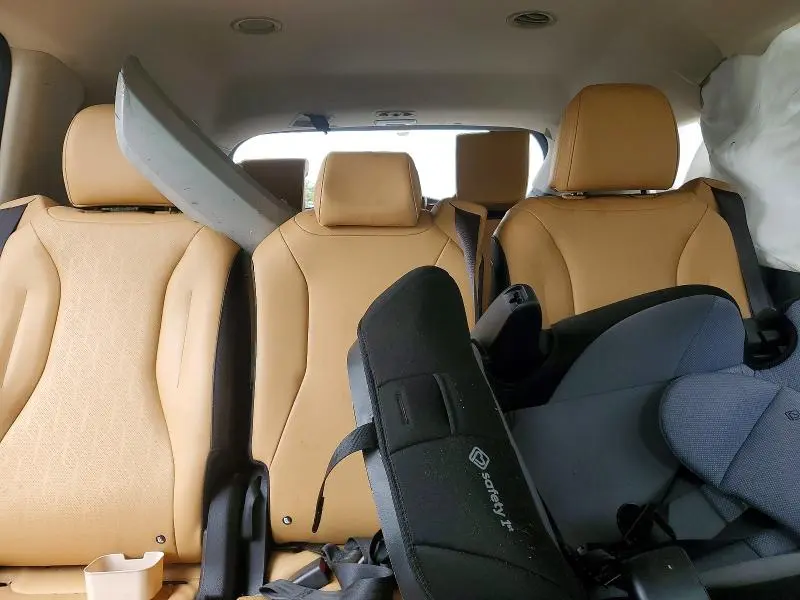 2022 KIA CARNIVAL LX  