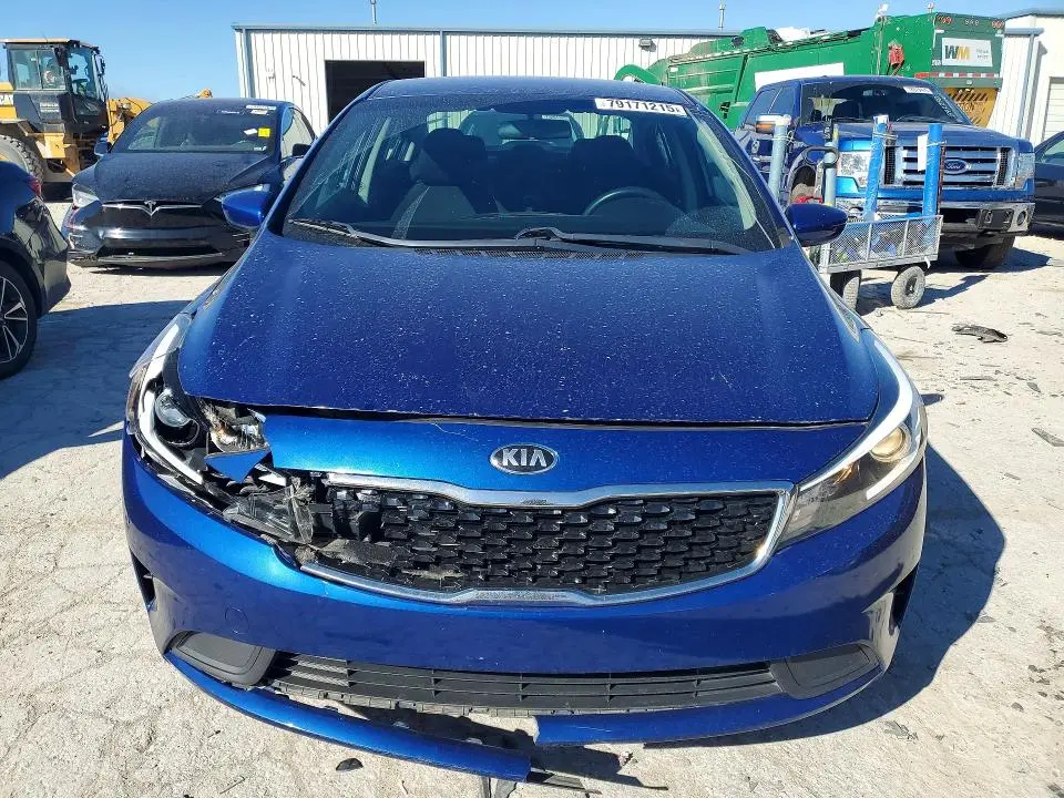 2017 KIA FORTE LX  
