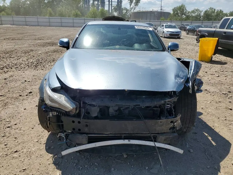 2017 INFINITI Q60 RED SPORT 400  