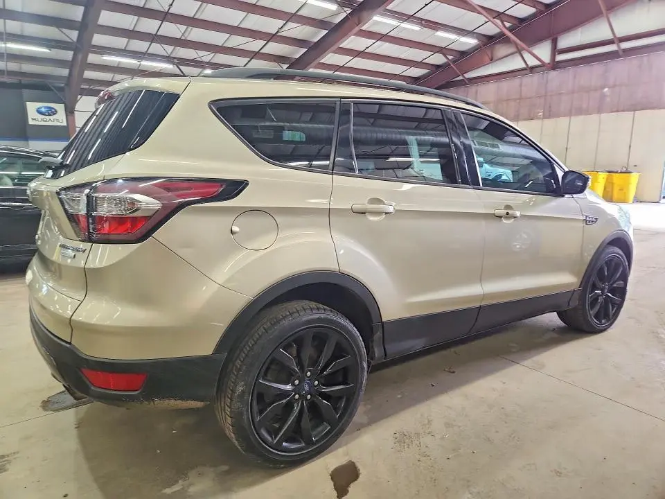 2017 FORD ESCAPE TITANIUM  