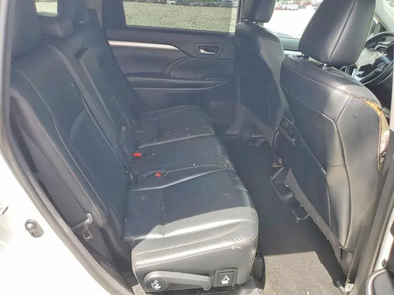 2018 TOYOTA HIGHLANDER XLE  