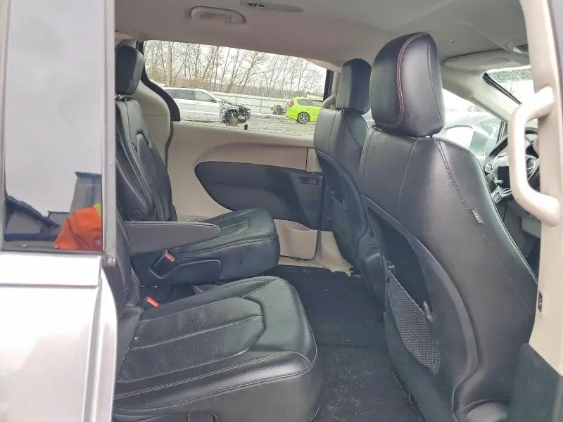 2019 CHRY PACIFICA T