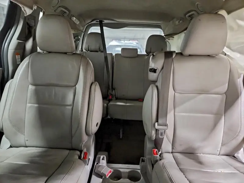 2015 TOYOTA SIENNA XLE  