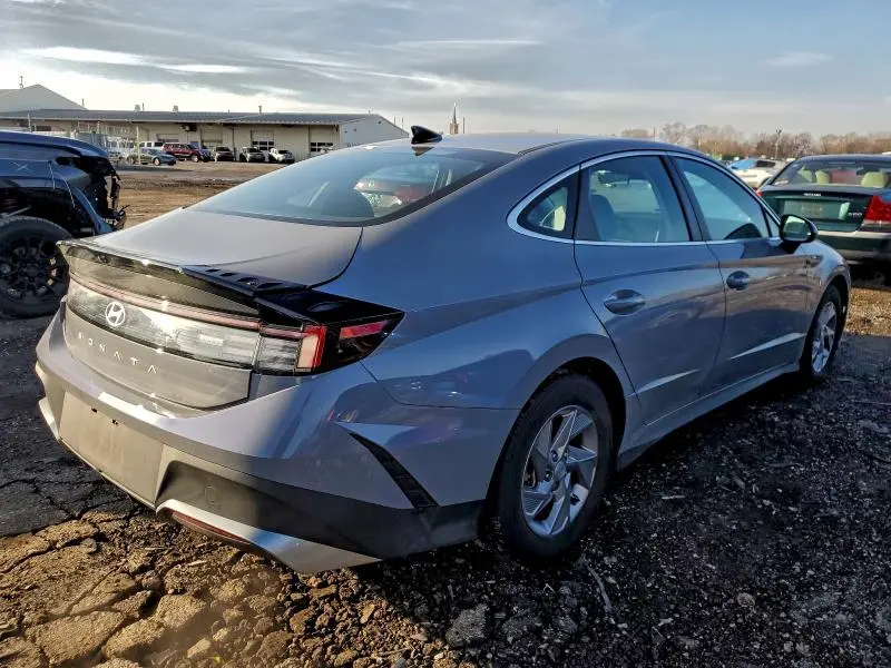 2025 HYUNDAI SONATA SE  