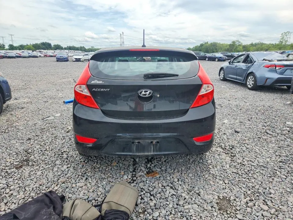 2013 HYUNDAI ACCENT SE  