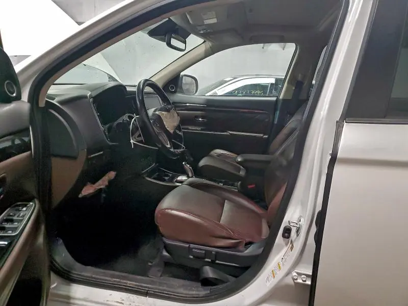 2018 MITSUBISHI OUTLANDER SE  