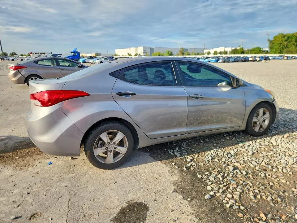2011 HYUNDAI ELANTRA GLS  