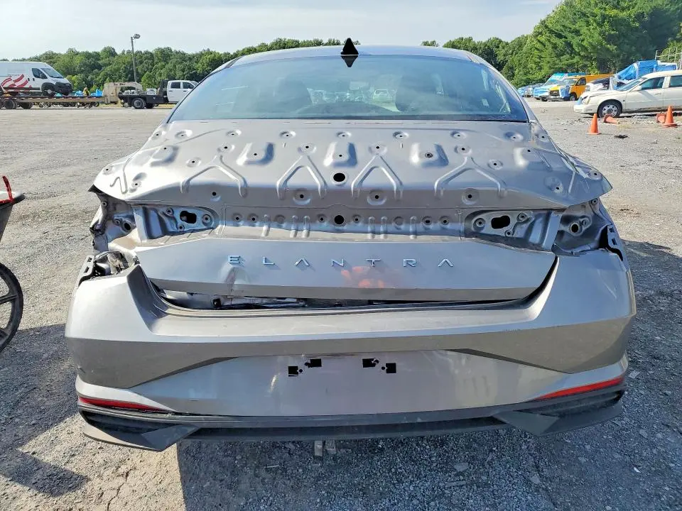 2021 HYUNDAI ELANTRA SEL  