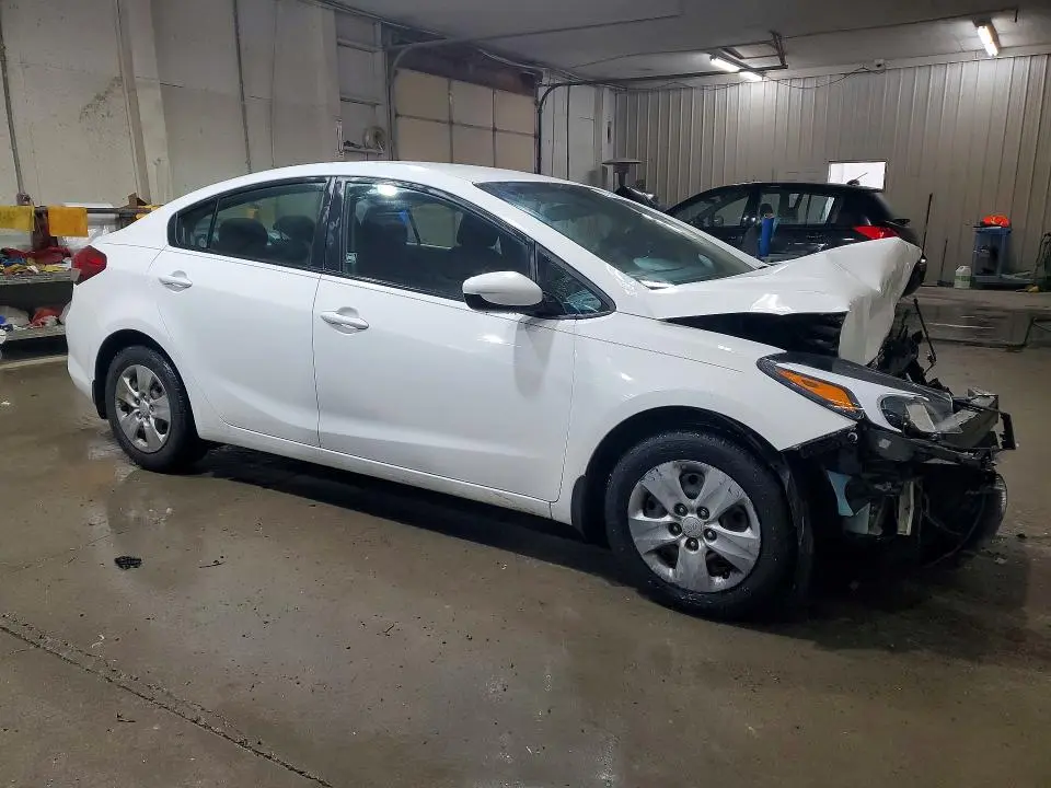 2018 KIA FORTE LX  