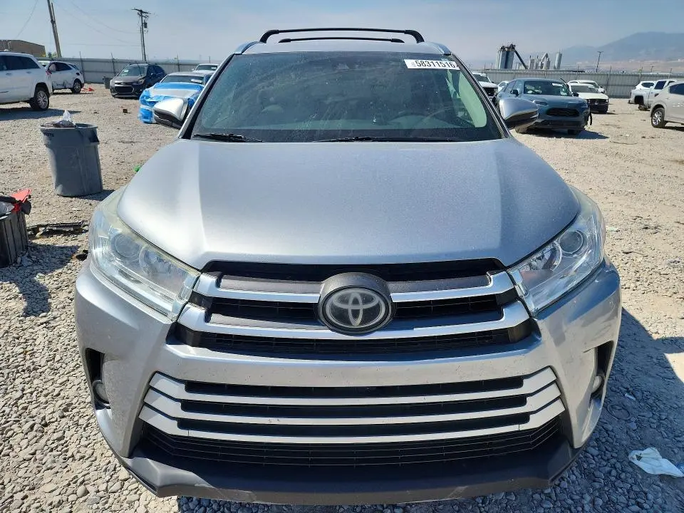2017 TOYOTA HIGHLANDER XLE  