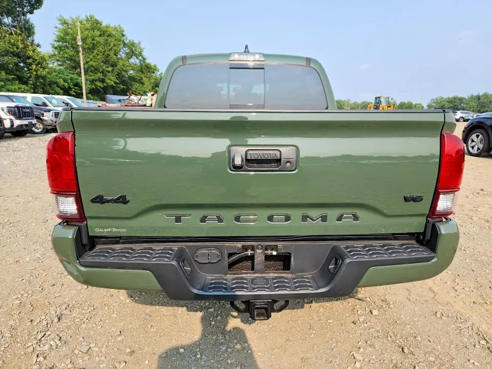 2021 TOYOTA TACOMA SR5 V6  