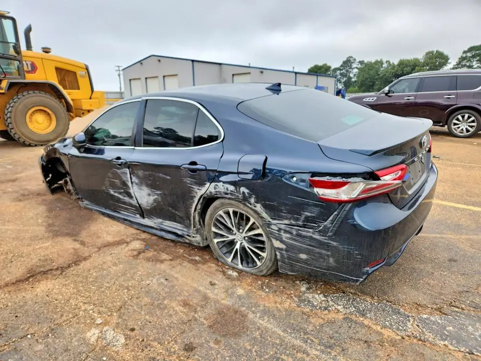 2019 TOYOTA CAMRY SE  