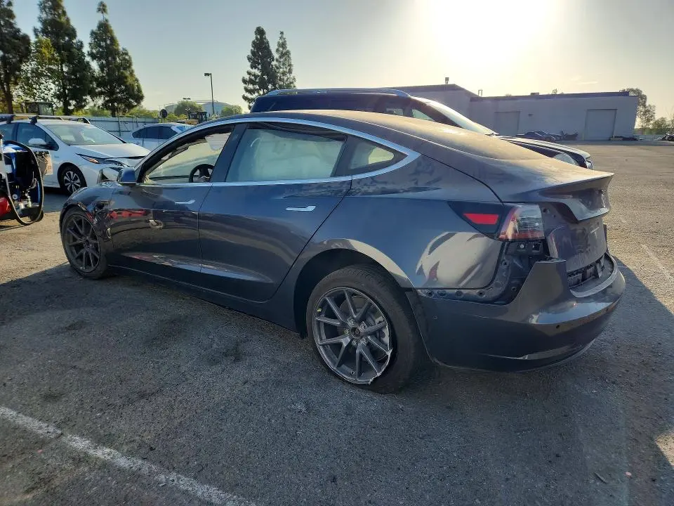 2018 TESLA MODEL 3   