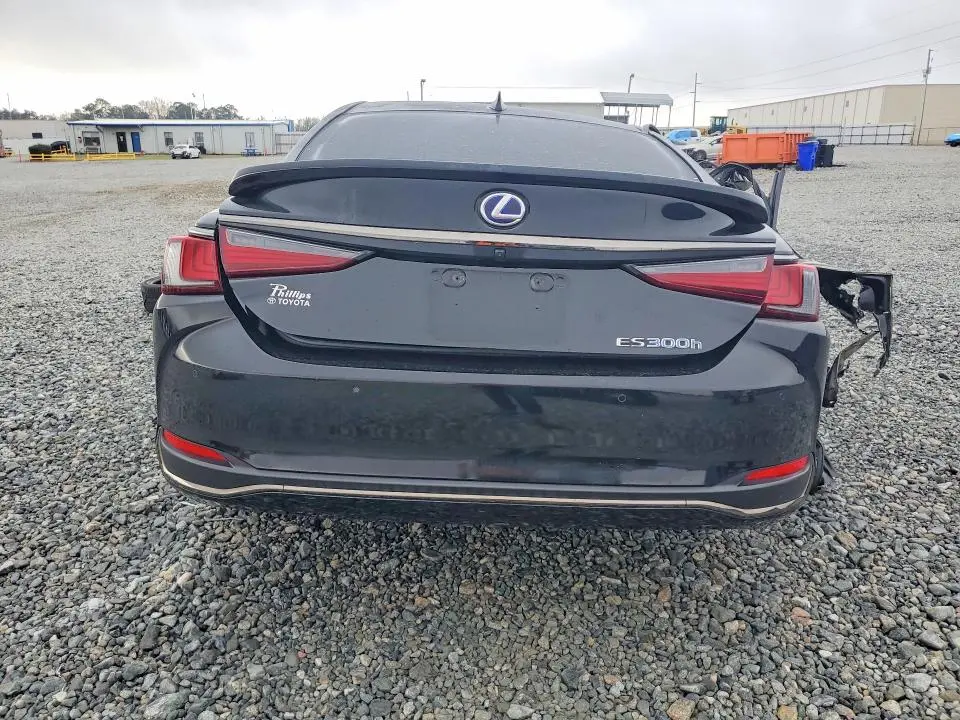 2022 LEXUS ES 300H BASE  