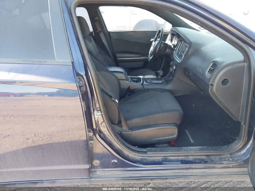 2017 DODGE CHARGER SE RWD