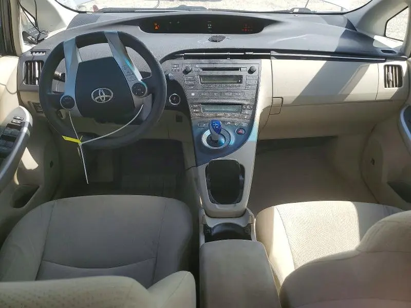 2010 TOYOTA PRIUS III  